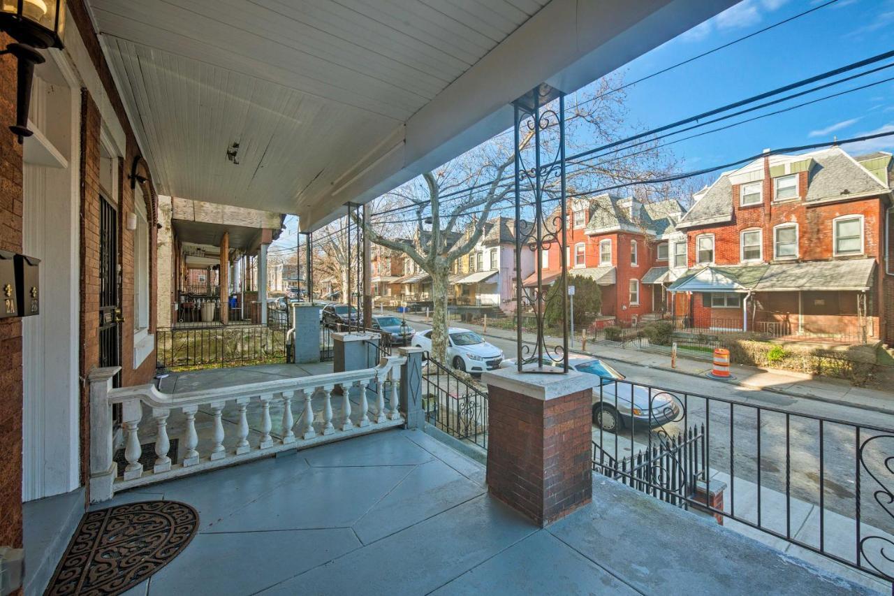 Walk To Bus And Train Stops! Apartment